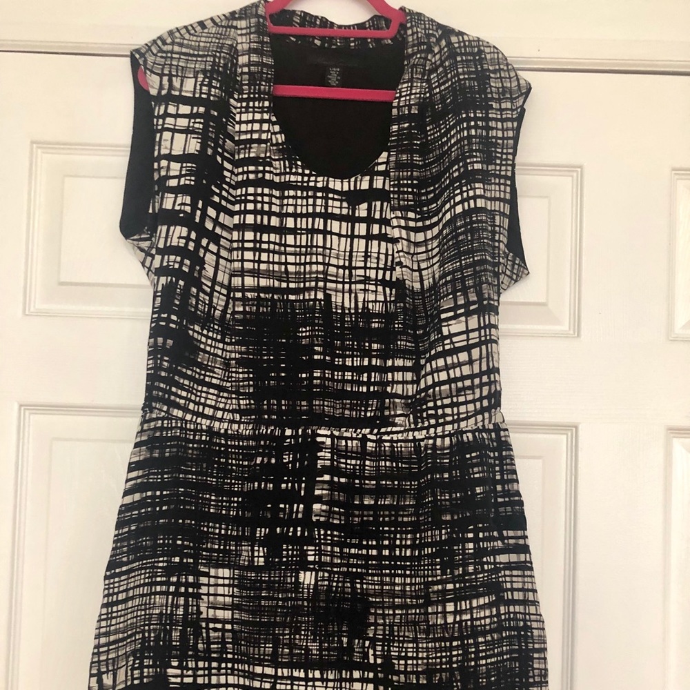 Kenneth Cole silk short sleeve dress